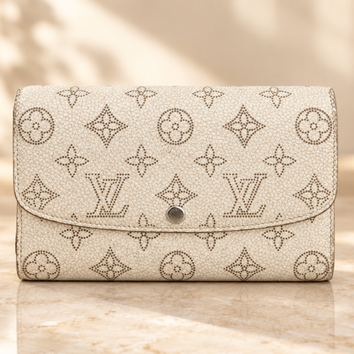 Louis Vuitton Mahina Portefeuille Iris Cream Long Wallet