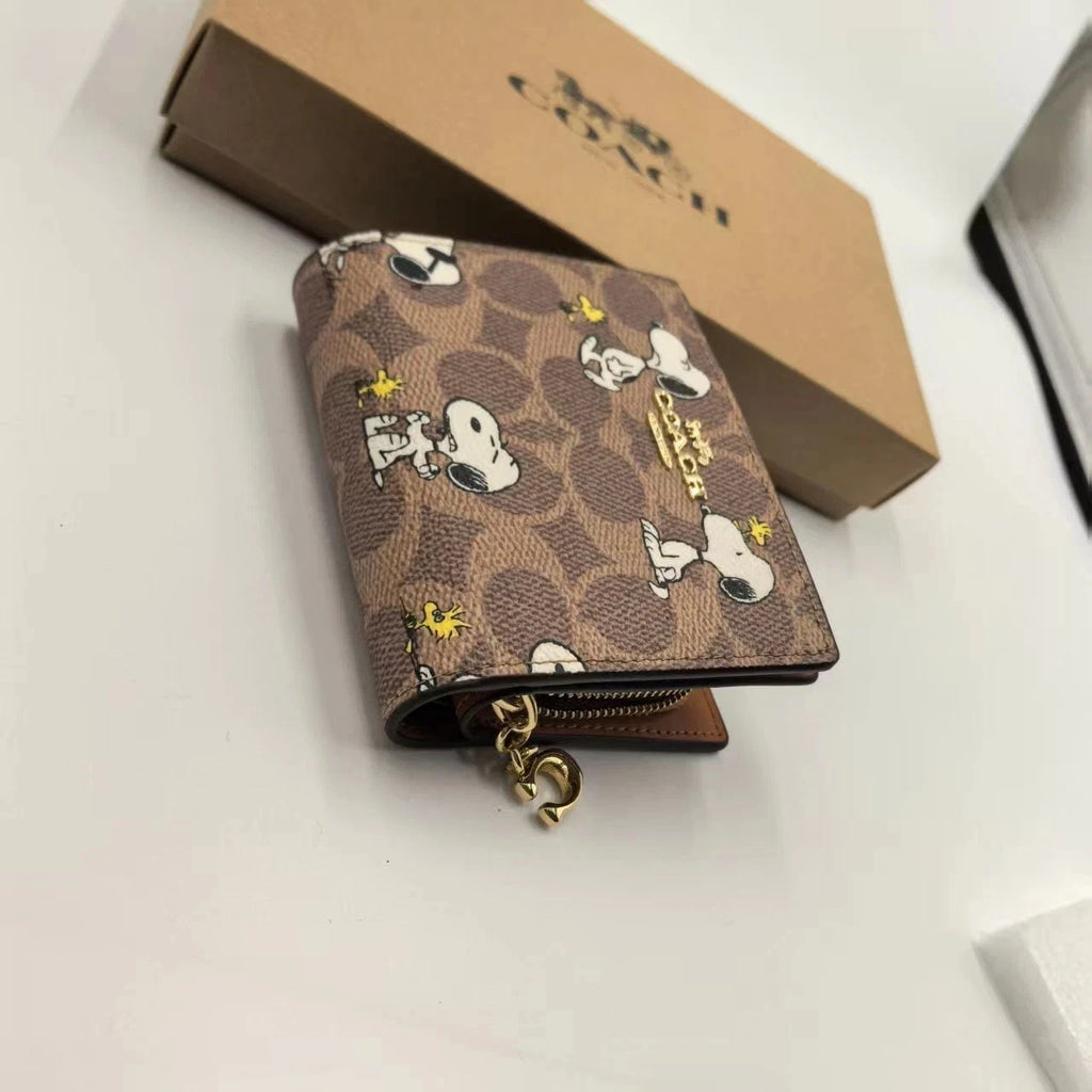 Coach X Peanuts Snap CBN32 Wallet In Signature Canvas With Snoopy Print New