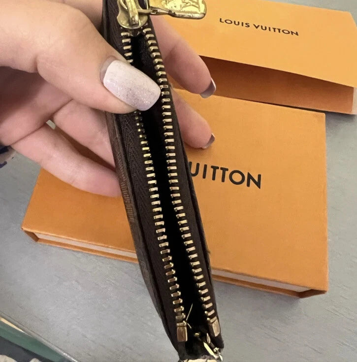 Louis Vuitton Key Pouch M62650