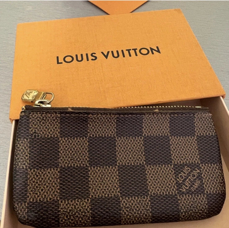 Louis Vuitton Key Pouch M62650