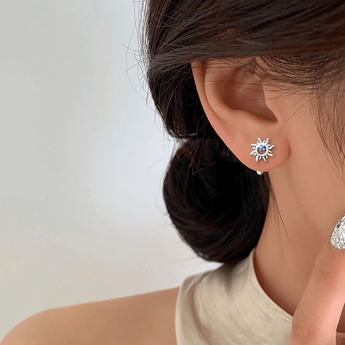 Silver Plated Sunburst Stud Earrings Blue CZ Thorn Sun Screw Back Mini Earring